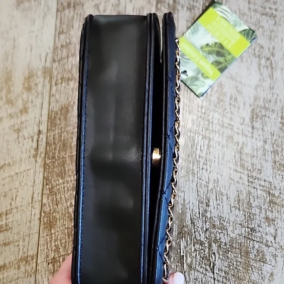 Badgley Mischka Black and Gold Quilted Chain Bag - Picture 7 of 9